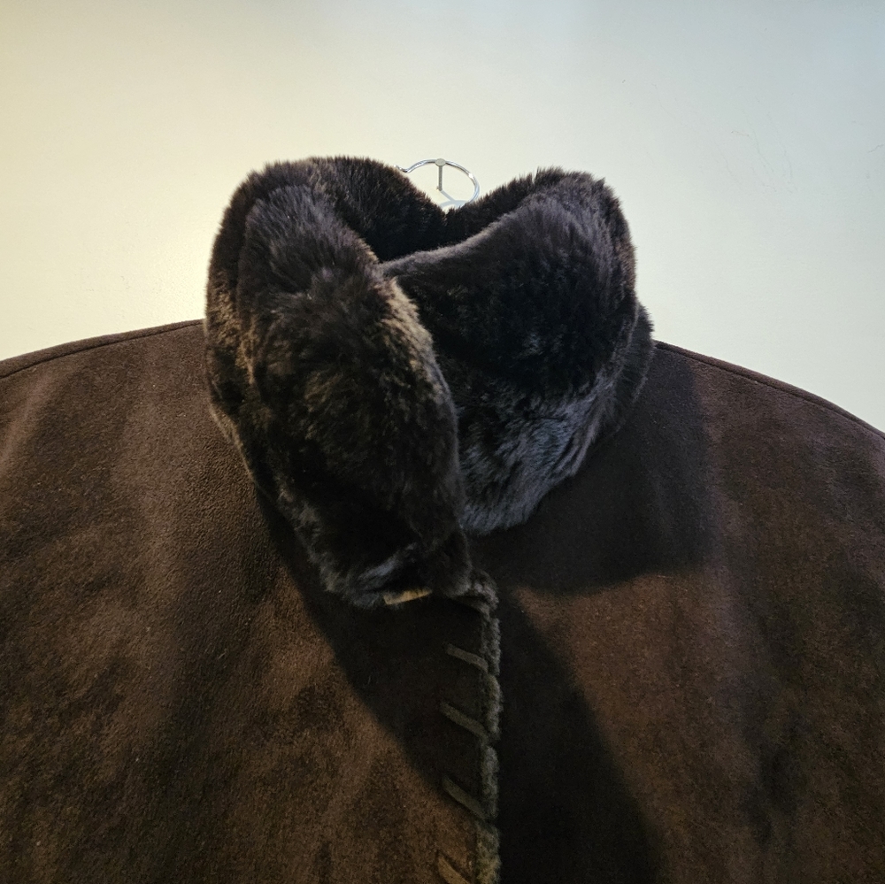 Shearling long coat. Size M. Real fur trim. - Picture 10 of 16